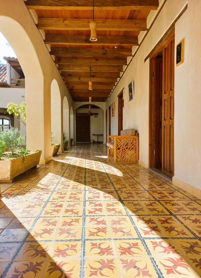 Hotel Junvay San Cristóbal de Las Casas Екстериор снимка